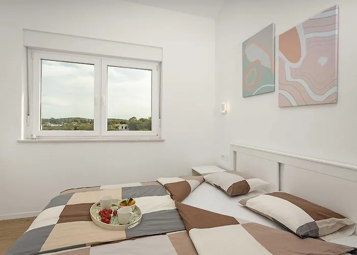 Lana Luxe Πούλα